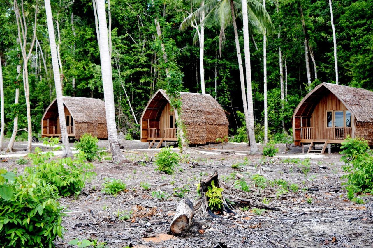 Kalemo Beach Bungalow Hotel Batudaka Bagian luar foto