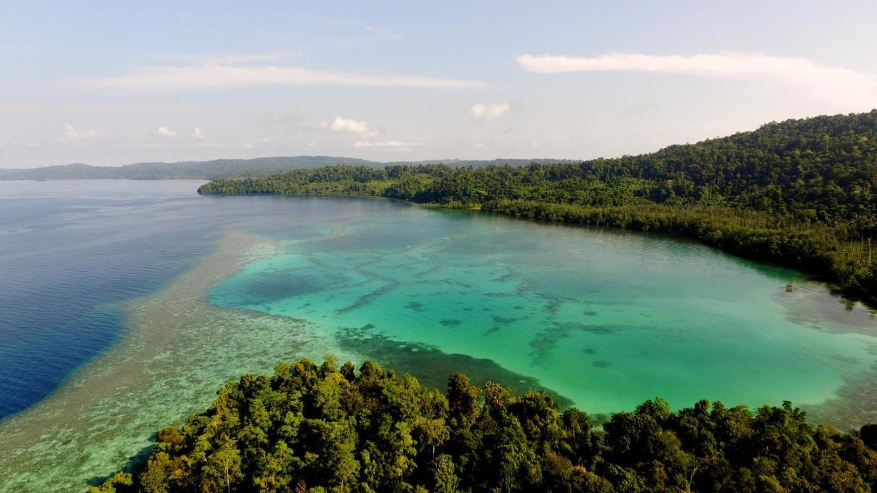 Kalemo Beach Bungalow Hotel Batudaka Bagian luar foto